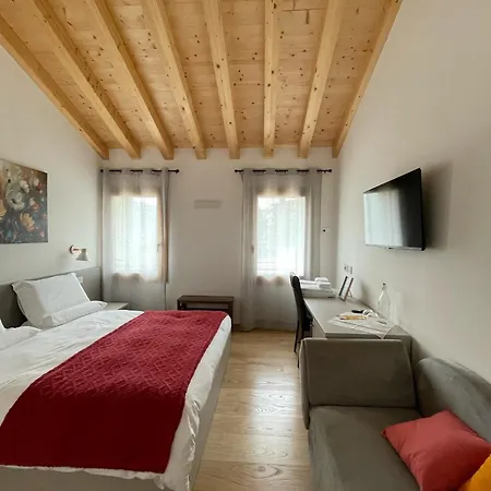 Dalla Afra Agrialloggi Bed & Breakfast Guia