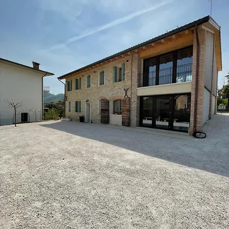 Dalla Afra Agrialloggi Guia