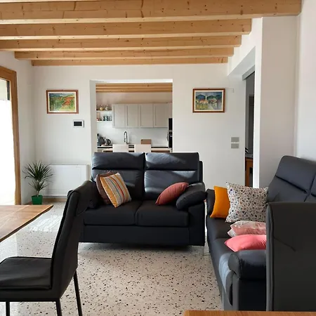 Dalla Afra Agrialloggi Bed & Breakfast Guia